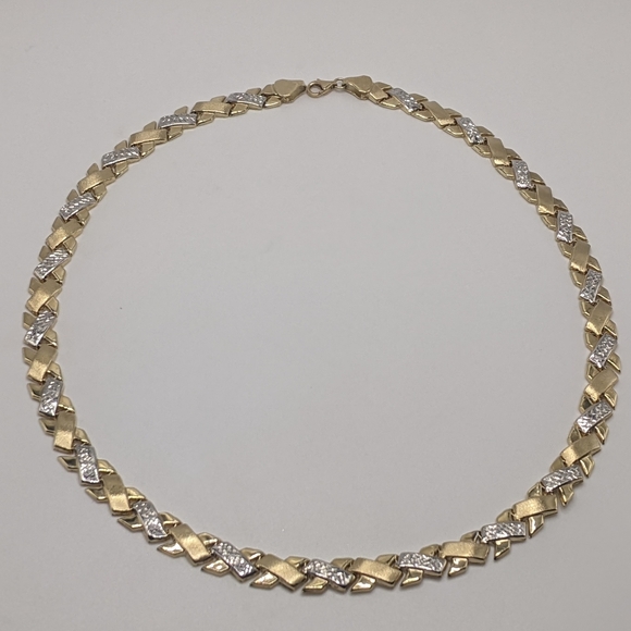 14k Yellow and White Gold Two Toned X Design Collar Necklace 16 grams - Picture 15 of 15